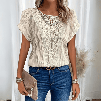 Raya | Strikket Dame Top | Let Sommer Top | Korte Ærmer | Hæklede Boho Detaljer | Løstsiddende & Åndbar