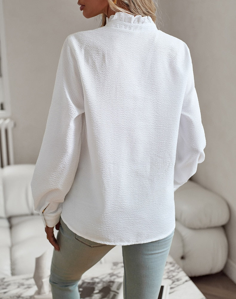 Linda™ | Damebluse med Flæser | Elegant Ståkrave & Luksuriøst Tekstureret Stof