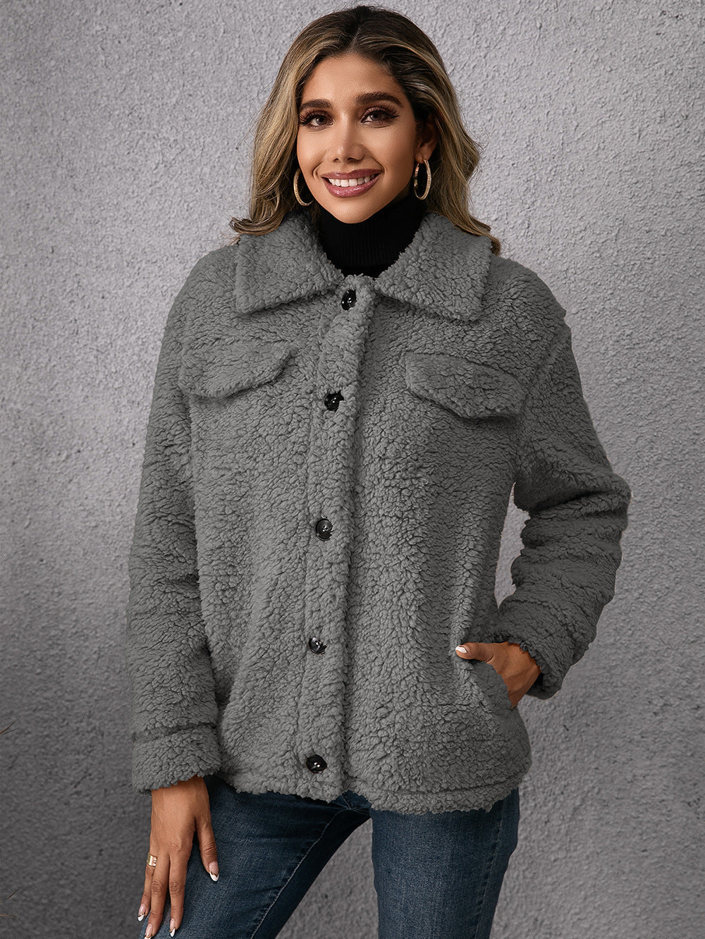 Maya™ | Neutral Plyssede Cardigan med Enkelt Knap og Lommer for Komfort og Stil