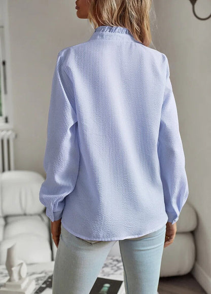 Linda™ | Damebluse med Flæser | Elegant Ståkrave & Luksuriøst Tekstureret Stof
