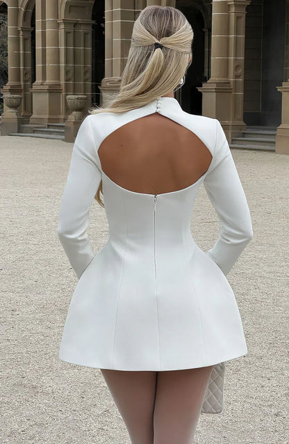 Ivana™ | Damer Luksus A-Linje Mini Kjole med Åben Ryg | Elegant & High-Fashion Design