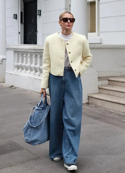 Juliette™ | Damer Kort Cardigan med Knapper, Rund Halsudskæring og Elegante Lange Ærmer