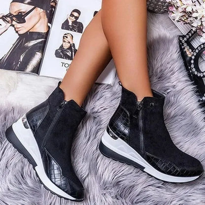 Amarena™ | Damer Ruskinds Wedge Sneakers | Trendy Sneakers med Croco Detaljer og Høj Sål