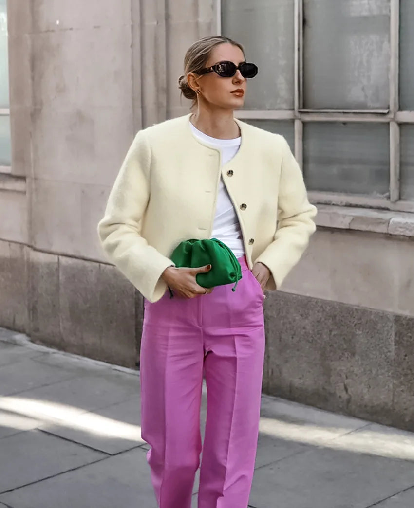 Juliette™ | Damer Kort Cardigan med Knapper, Rund Halsudskæring og Elegante Lange Ærmer