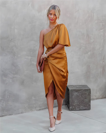 Amaya™ | Damer Satin One-Shoulder Cocktailkjole | Elegant Midi-Kjole med Slids