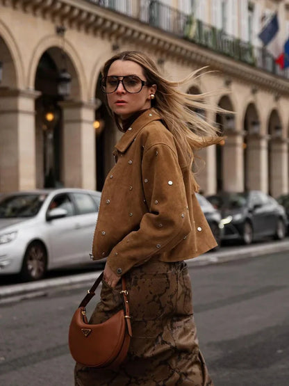Camélia | Damer Cropped Jakke med Nittedetaljer