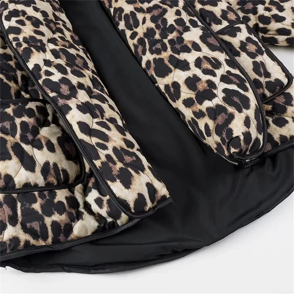 Carmela | Vatteret Leopardjakke Damer