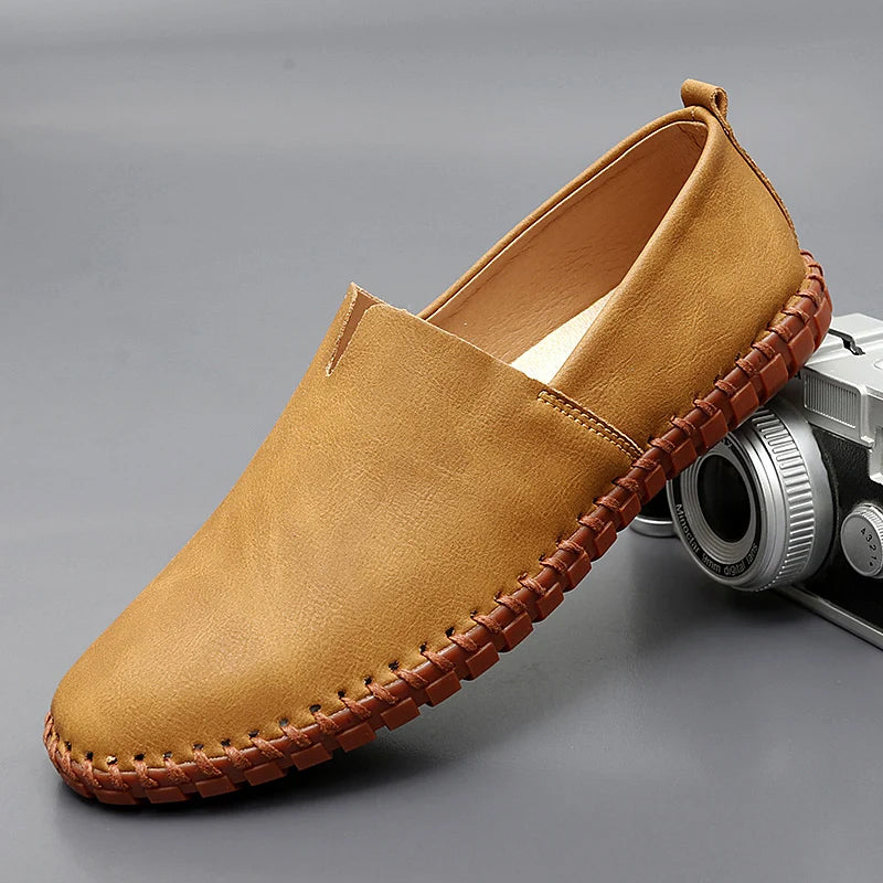 Reno | Herre Slip-Ons | Moccasin Slip‑On | Håndsyet Sål | Minimalistisk & Åndbar | Casual Komfort