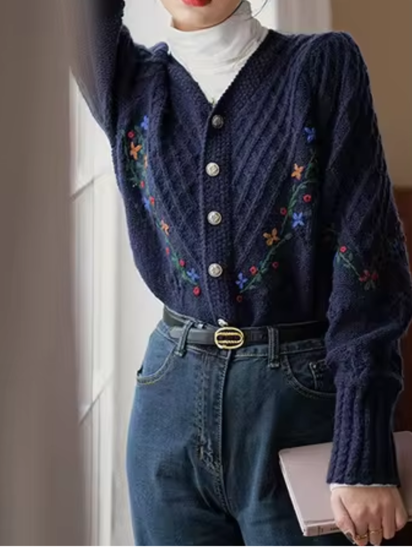 Léa™ | Koreansk Stil Broderet V-Hals Cardigan med Elegant Flair