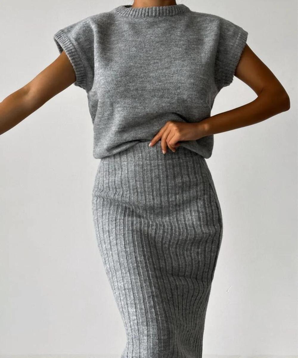 Nérina™ | Damer Ribstrikket To-Delts Sæt | Ærmeløs Top Og Midinederdel I Minimalistisk Stretchstil