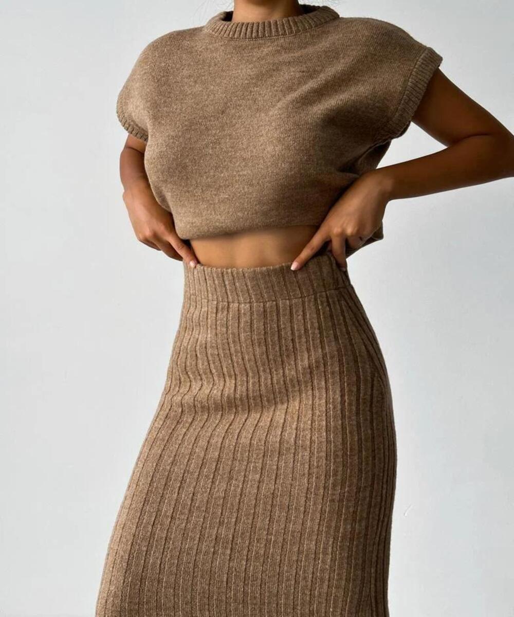 Nérina™ | Damer Ribstrikket To-Delts Sæt | Ærmeløs Top Og Midinederdel I Minimalistisk Stretchstil