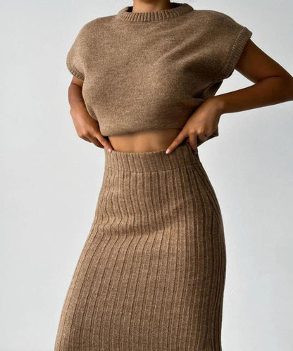Nérina™ | Damer Ribstrikket To-Delts Sæt | Ærmeløs Top Og Midinederdel I Minimalistisk Stretchstil
