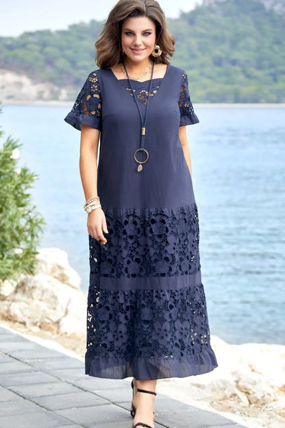 Marelle | Maxi Kjole Damer | Marineblå | Let Sommerkjole | Korte Ærmer | Blondeblomster Detaljer | Elegant & Casual