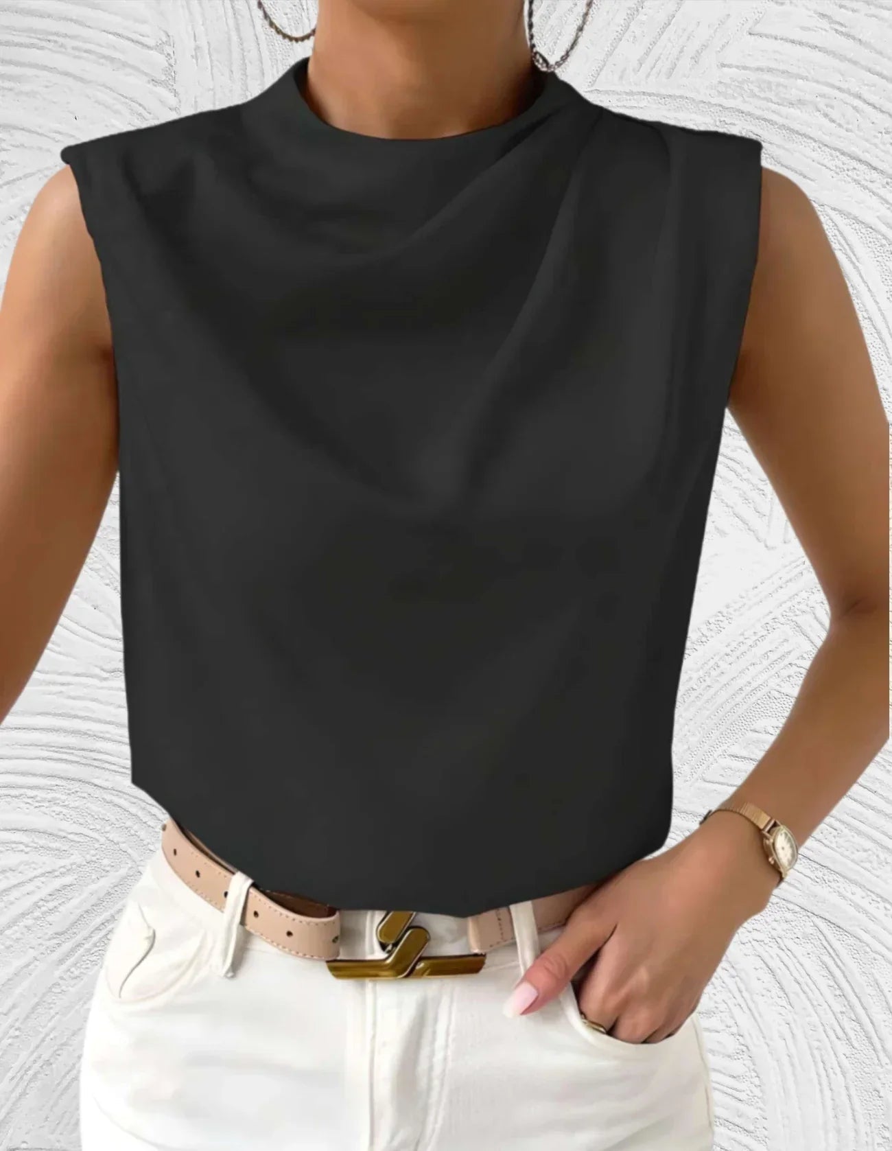 Maëlle™ | Satinærmeløs Top med Vandfaldsudskæring | Elegant Skinnende Bluse Uden Ærmer i Sort eller Off-White