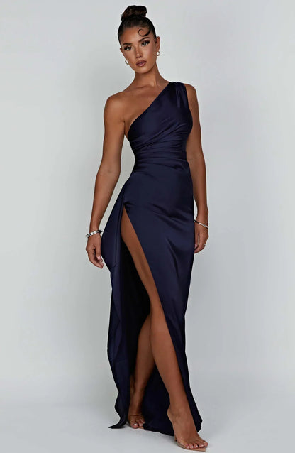 Alessia™ | Damer One-Shoulder Aftenkjole | Satin Gallakjole med Høj Slids og Åben Ryg i Asymmetrisk Design