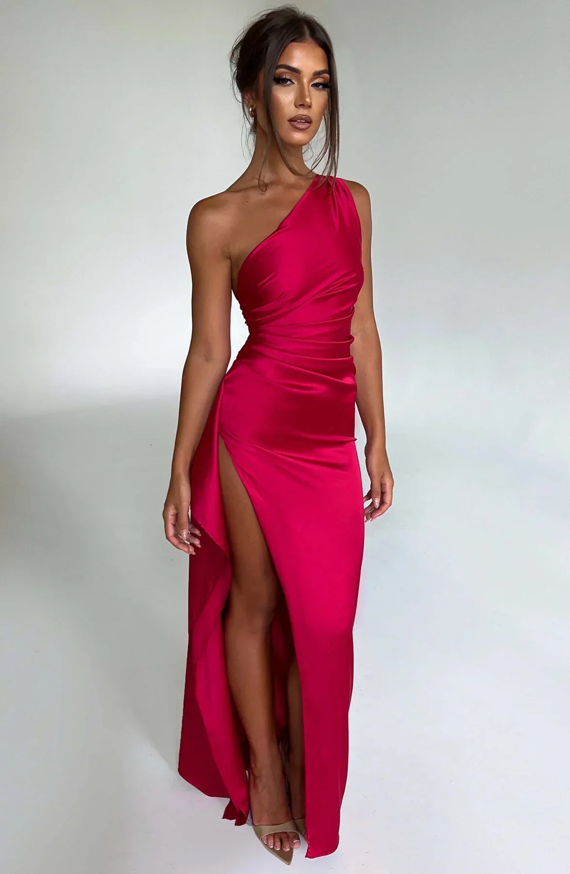 Alessia™ | Damer One-Shoulder Aftenkjole | Satin Gallakjole med Høj Slids og Åben Ryg i Asymmetrisk Design