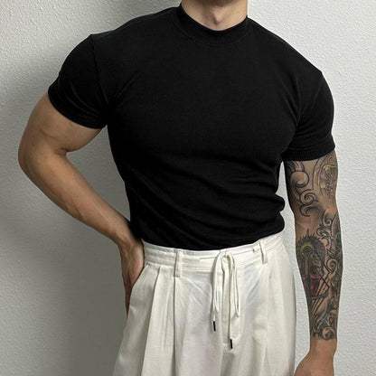 Elian | Fitted T-shirt Herre | Ribstrikket T-shirt med Ståkrave & Korte Ærmer