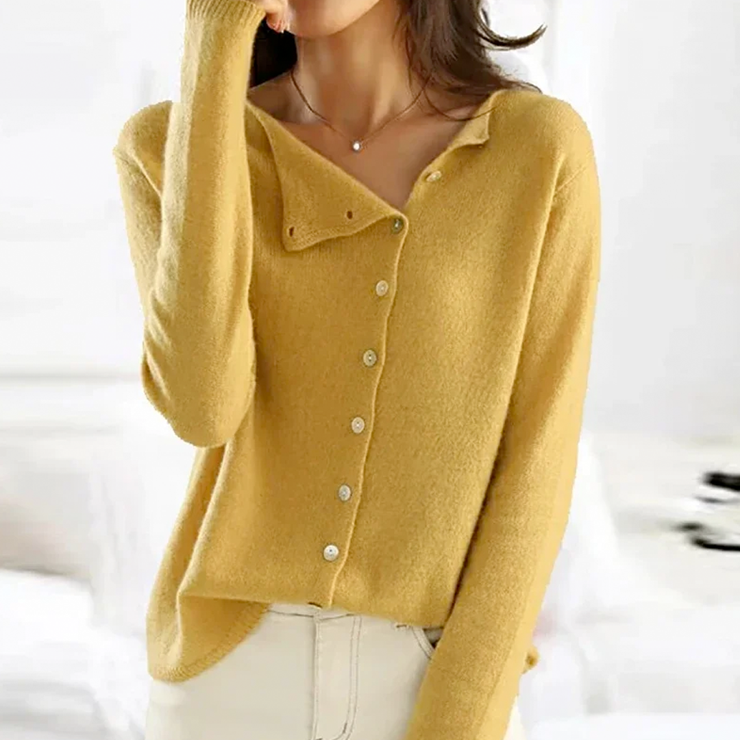 Kaya™ | Dame Luksus Cashmere Pullover med Asymmetriske Knapdetaljer til Hyggelig Elegance