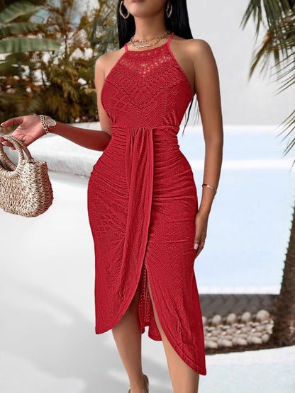 Elina | Halterneck Midi Kjole Dame | Luftig Sommerkjole | Hæklede Detaljer | Draperet Omslagsnederdel med Slids | Elegant & Feminin