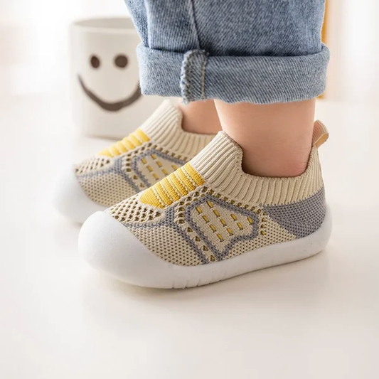 Lieke™ | Fleksible Babysko med Strækbart Materiale og Barfodet Design