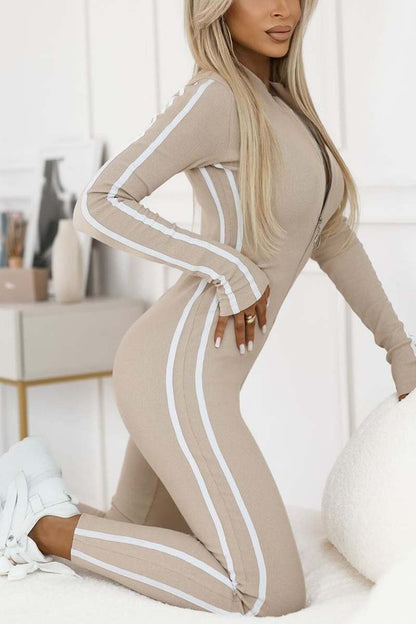 Nora™ | Damer Stram Heldragt med Halv Lynlås og Lange Ærmer | Sporty Athleisure One-Piece med Sidelinjer