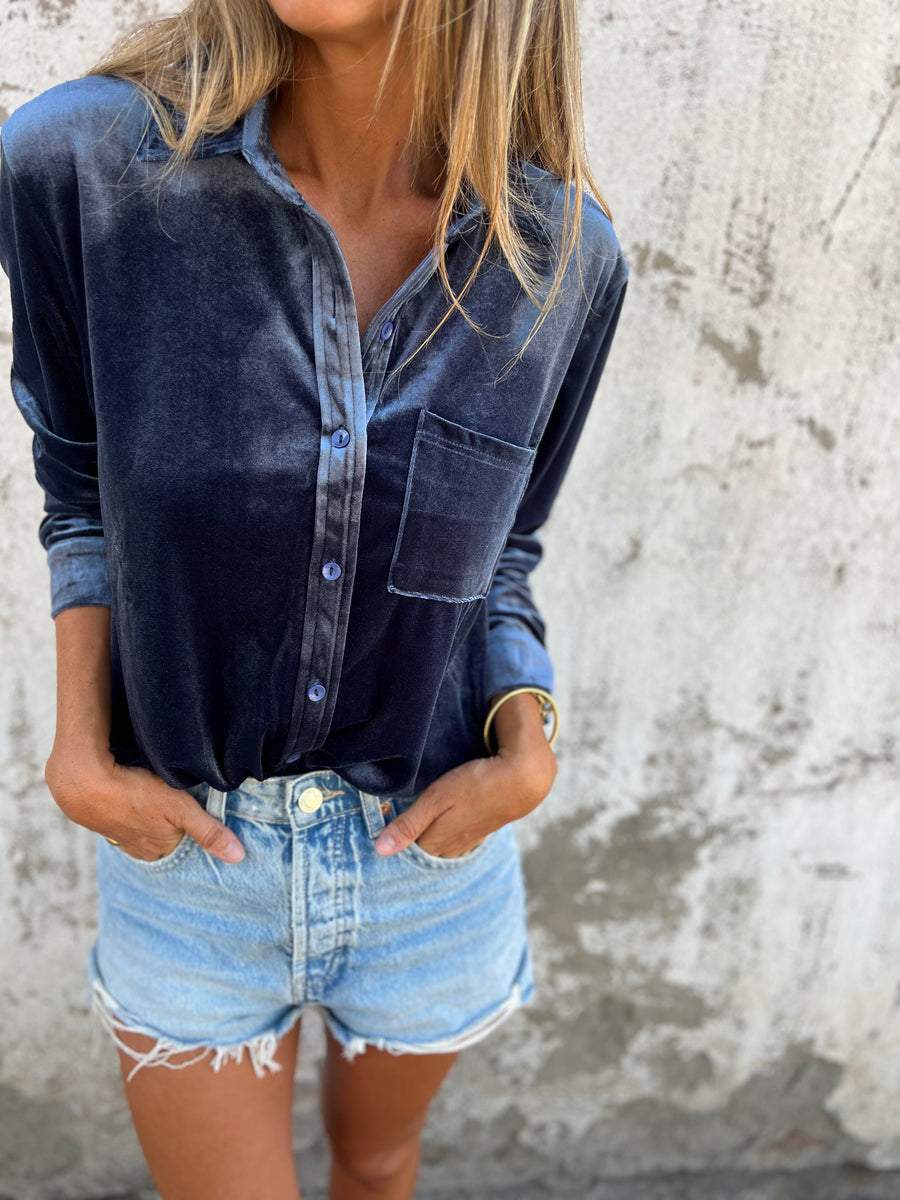 Vérane™ | Damer Oversized Fløjlsskjorte Med Glans Og Knaplukning | Blød Statement Top I Trendfarver
