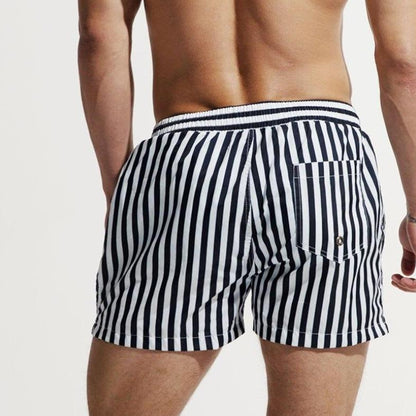 Santino™ | Herrer Stribede Badebukser Sort-Hvid | Sporty Hurtigttørrende Badeshorts med Vertikale Striber