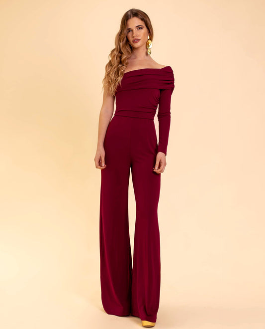 Éclat™ | Asymmetrisk Bourgogne Off-Shoulder Buksedragt Med Vide Ben | One-Shoulder