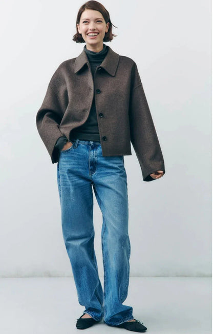 Maelis™ | Damer Cropped Uldfrakke | Minimalistisk Jakke med Krave og Boxy Pasform