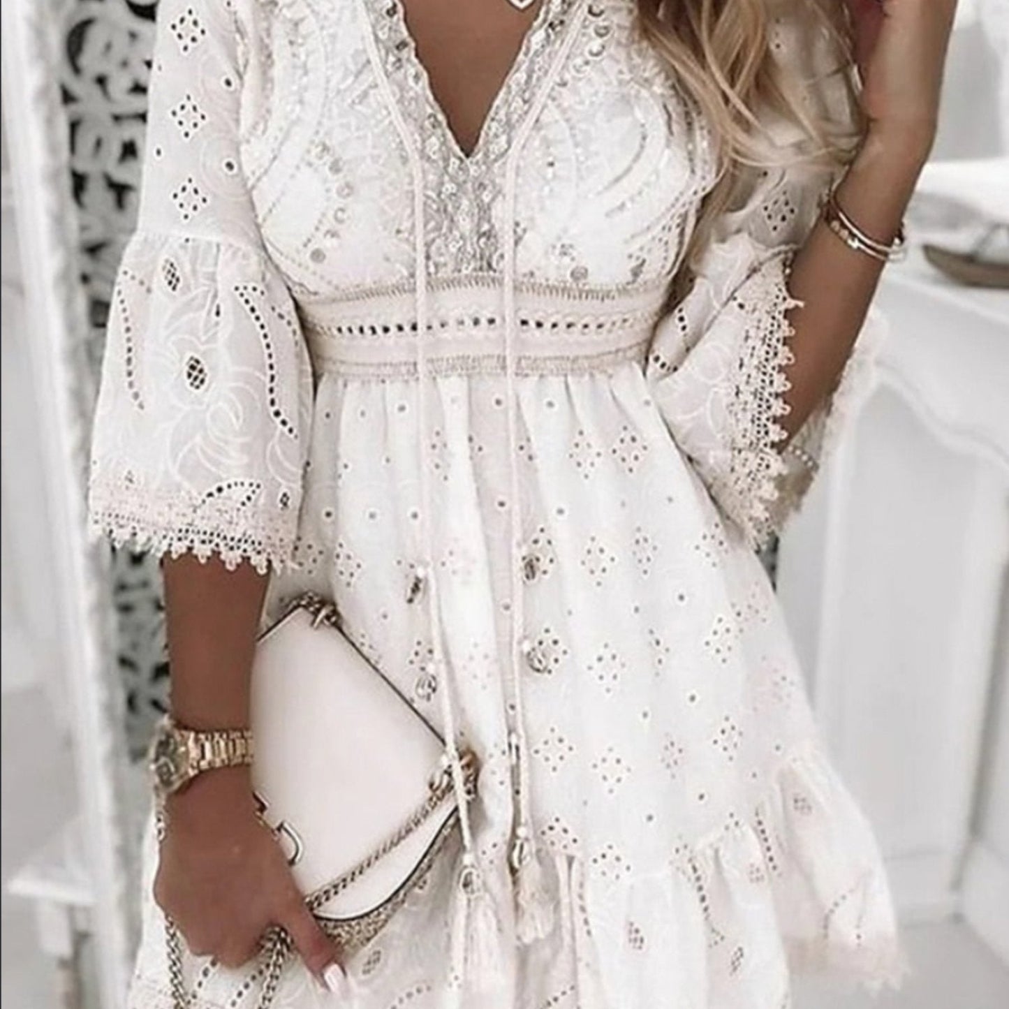 Celestine | Blonde Playsuit Damer Med Dyb V-Hals & A-Linje Shorts