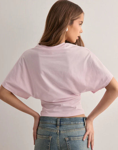 Amara | Cropped T-Shirt Damer Med Sommerfugleærmer og Tætsiddende Talje